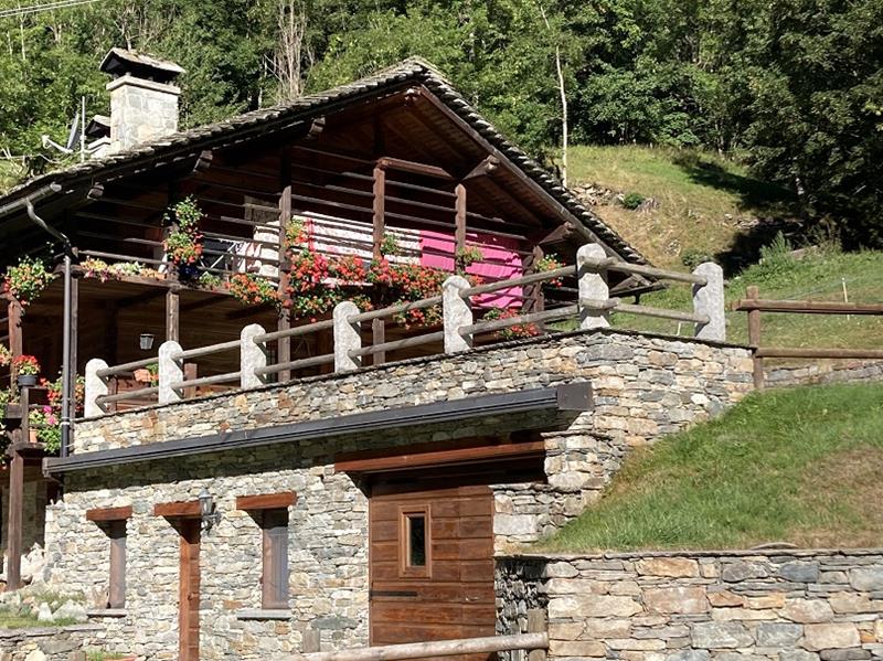 Granito e legno: la giusta combinazione per realizzare delle palizzate